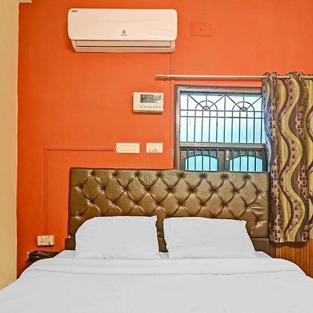Oyo 7498 Hotel Aparajita Varanasi Exterior foto