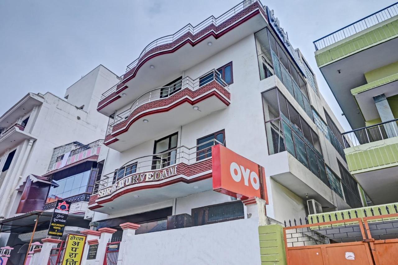 Oyo 7498 Hotel Aparajita Varanasi Exterior foto