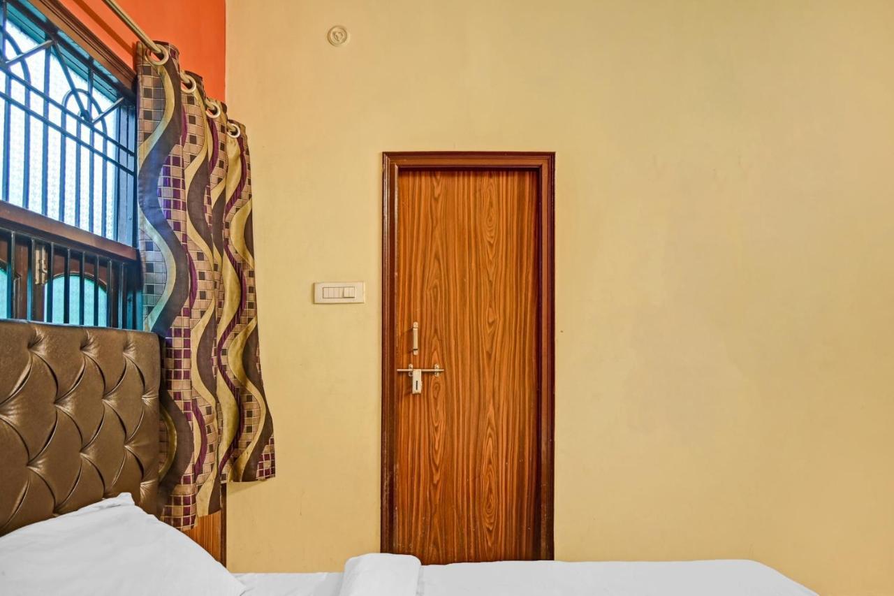 Oyo 7498 Hotel Aparajita Varanasi Exterior foto