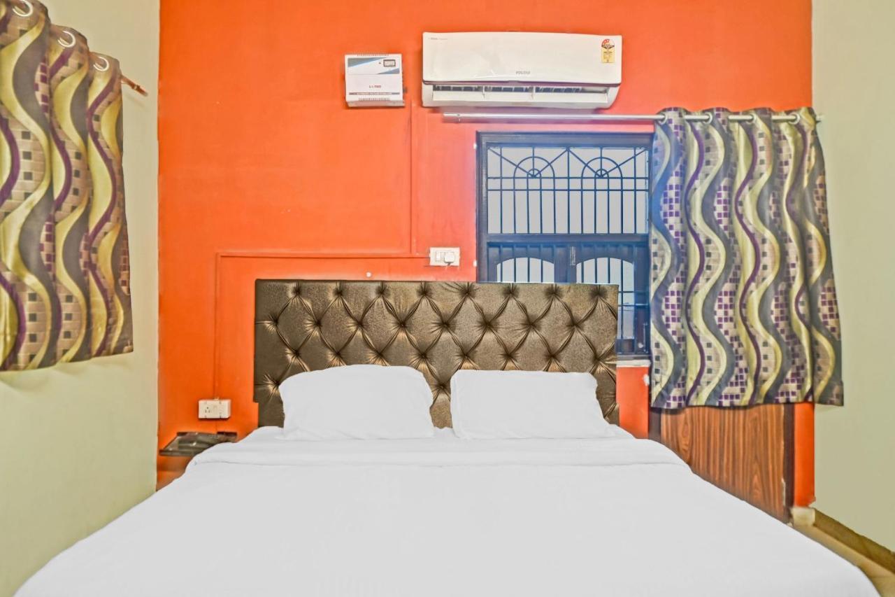 Oyo 7498 Hotel Aparajita Varanasi Exterior foto