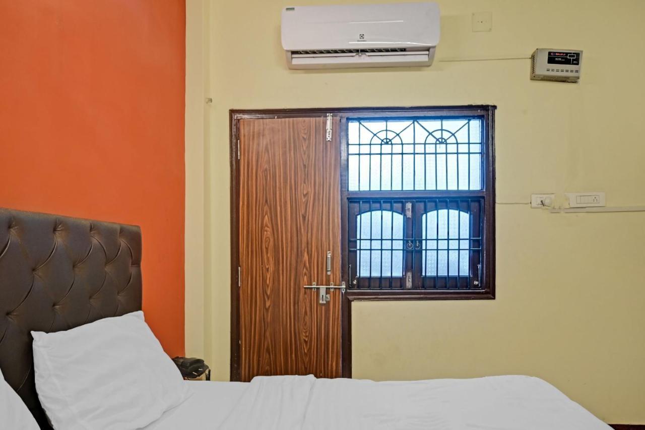Oyo 7498 Hotel Aparajita Varanasi Exterior foto